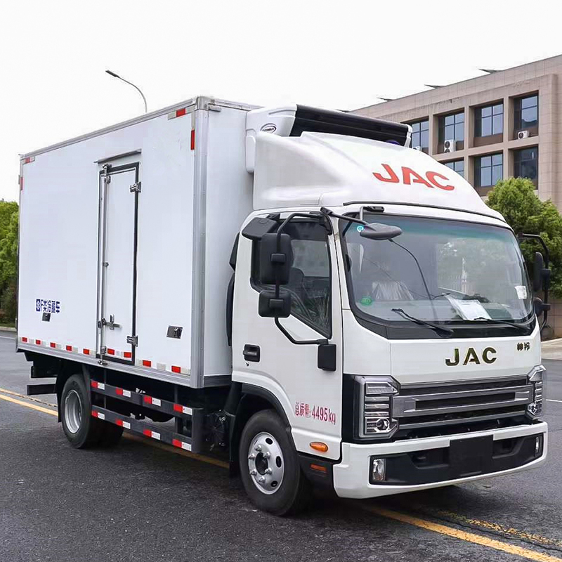 JAC 4 meters 2 refrigerated truck