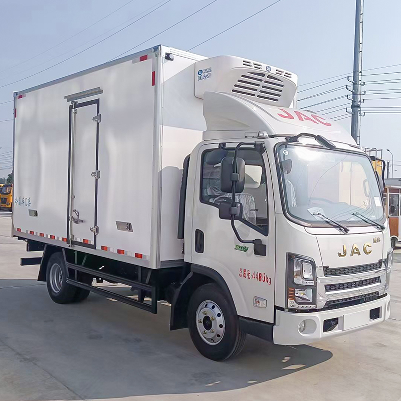 JAC shuailing E 4x2 refrigerated truck