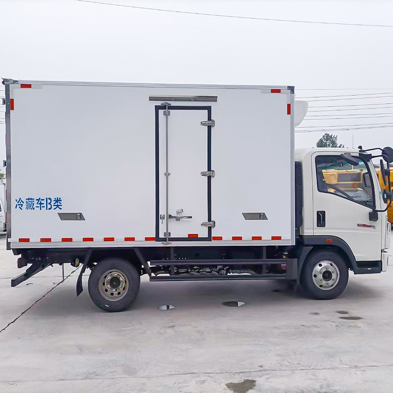 HOWO Refrigerated Truck