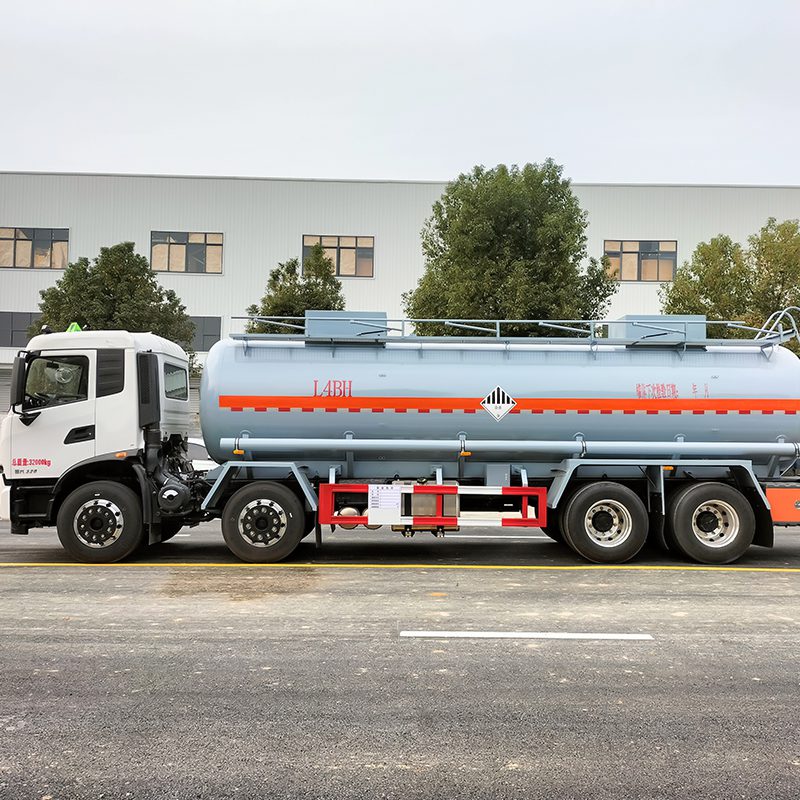 Dongfeng 8x4 Chemical liquid tanker corrosive liquid tank truck transportation of sulfuric acid, liquid alkali