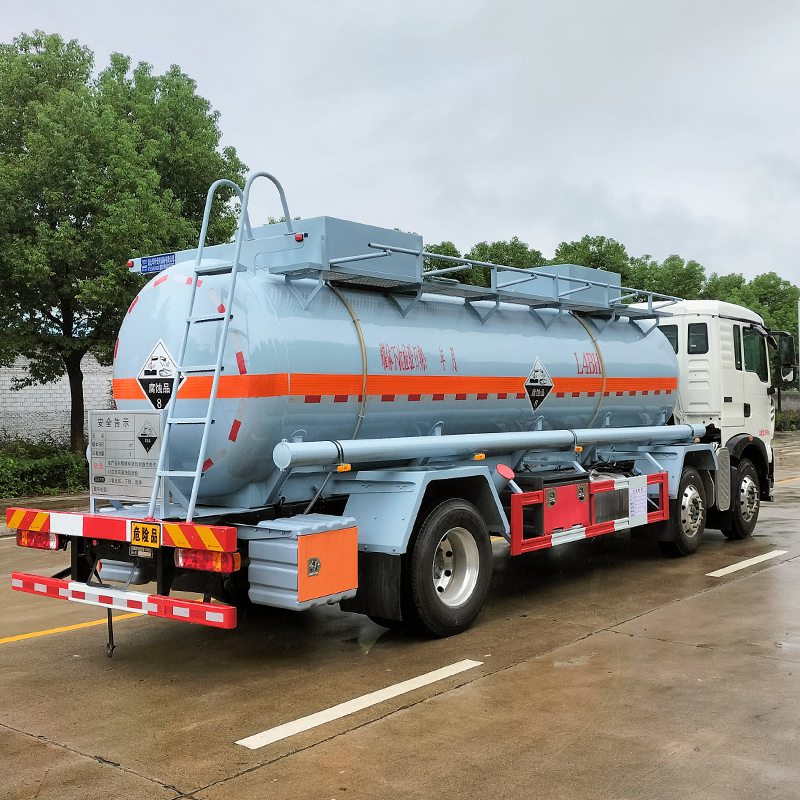 HOWO 6x2 14.5CBM chemical liquid tank truck 